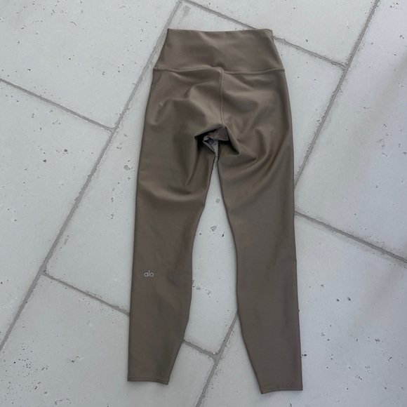 Alo High-Waist Airlift 7/8 Legging - Picture 3 of 4